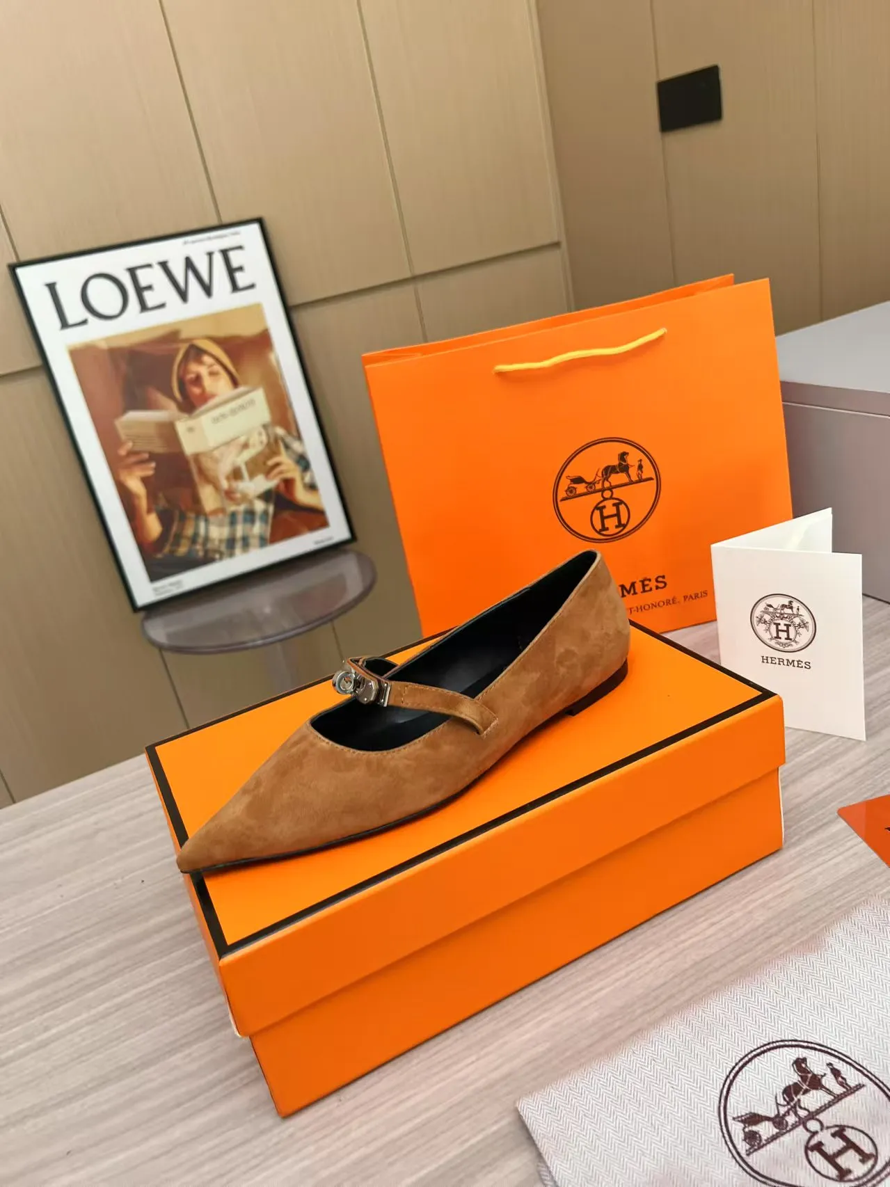 👟👟Ex-factory price 520👟👟, 2025 top product Hermes new genuine handmade shoes, purely handmade, a must-collect item! The perfect holiday accessory! Our pursuit of quality products is always the best! Don't give in! Comfort and originality, not following trends, and not deliberately expressing oneself are the consistent pursuits of Hermes and its fans! [Material] Upper: top layer leather, lining: genuine leather. Size 35-42